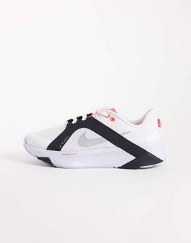 Nike Running Nike Running Hybrid sneaker in white with black and red details
