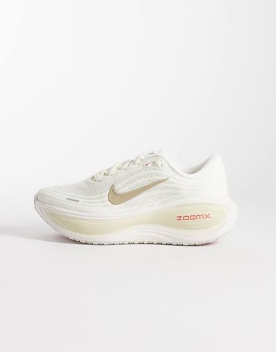 Nike Running Nike Running Vomero Plus sneakers in beige and gold