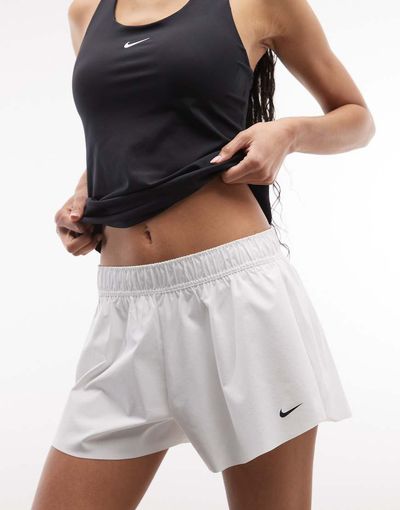 Nike Training Nike One Training shorts in white-Brown
