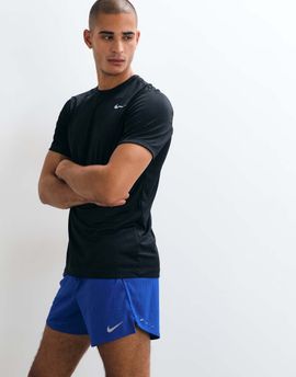 Nike Training Nike Stride Aerofit 5-inch shorts in blue-Silver