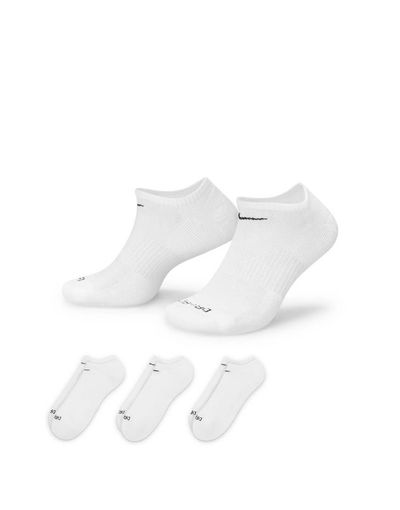 Nike Training Nike Training Everyday Plus Cushioned 3-pack sneaker socks in white