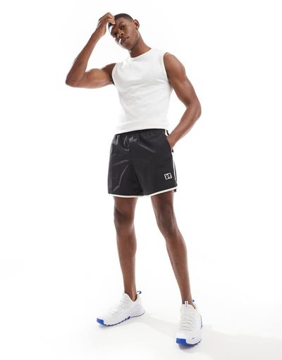 Nike Training Nike Training Heritage 5-inch shorts in black
