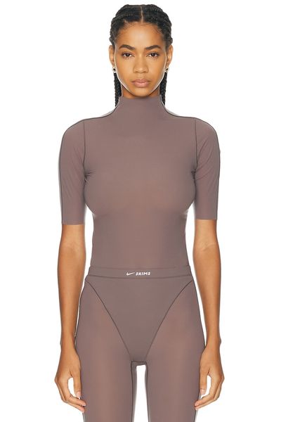 NikeSKIMS NikeSKIMS Weightless Short Sleeve Top