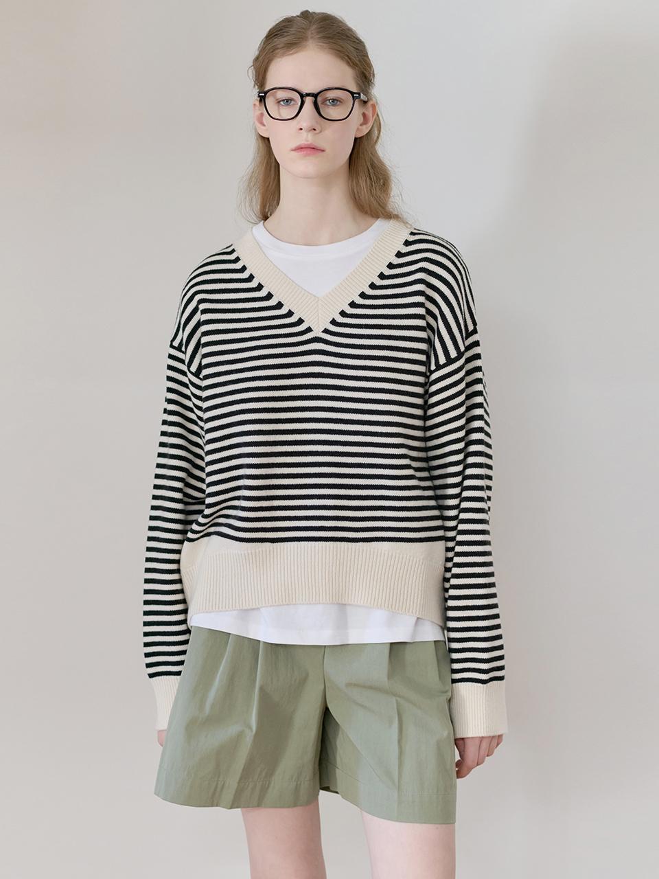 NILBY P 25SN Relax-fit V-neck Pullover Sweater (ST)