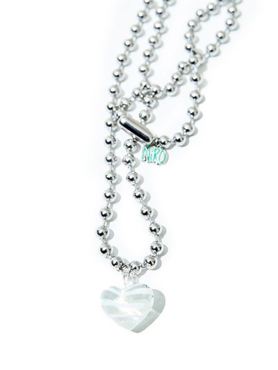 niroserendipity Acrylic Heart Necklace