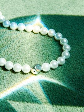 niroserendipity One Dice Pearl Necklace