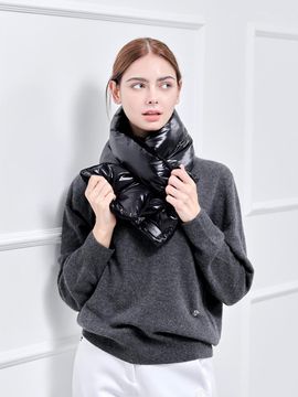 nitina Glossy padded muffler BK