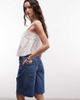 Noisy May Noisy May high waist Bermuda shorts in mid blue denim - 4