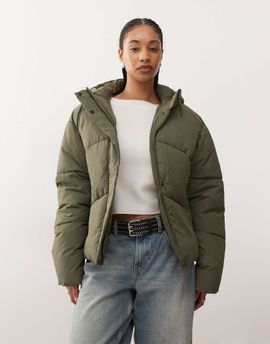 Noisy May Noisy May hooded puffer jacket in khaki-Green