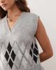 Noisy May Noisy May V-neck sweater tank top in light gray argyle - 2