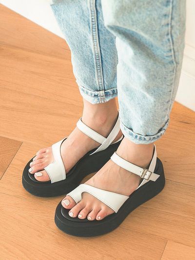 NONETHELESS N22-S252 Cross Toe Platform Sandal_White