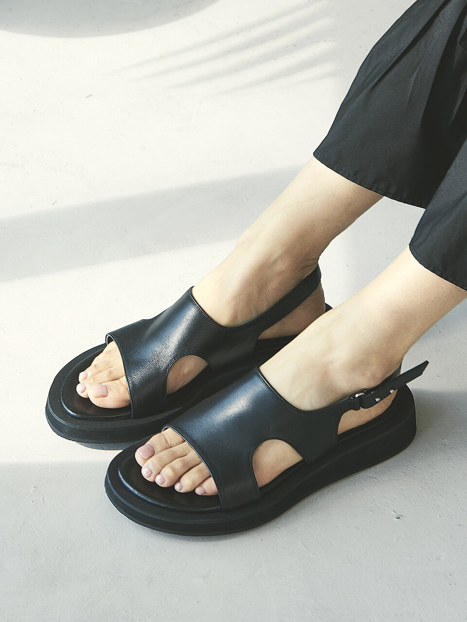 NONETHELESS Platform Sandals N21-S227 Black