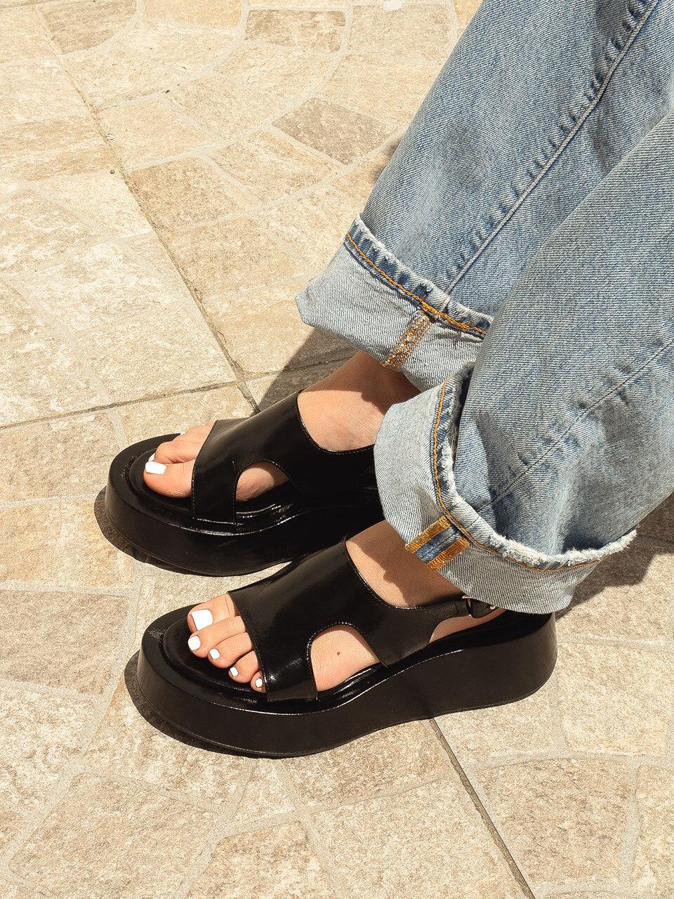 NONETHELESS Salt button leather platform sandal black