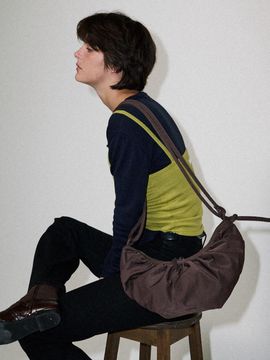 NONMUTE Halfmoon hobo bag Brown