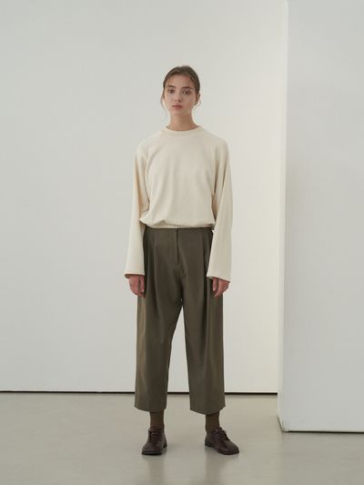 NONNIERE Wool Blended Carrot Pants (Khaki)