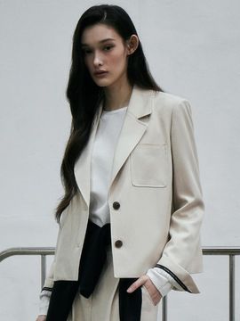 NOOR Cropped Detail Blazer