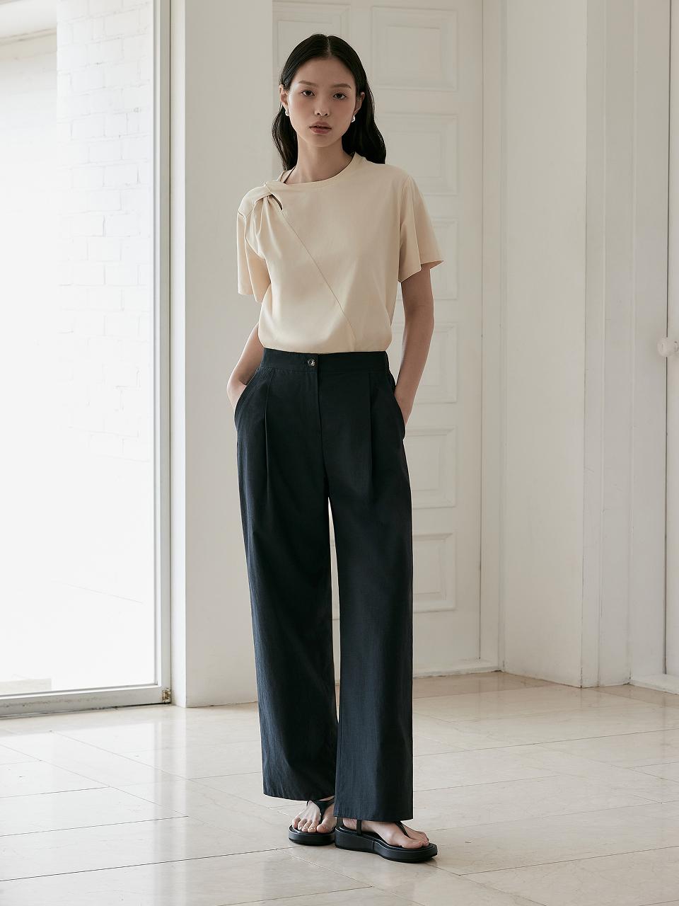 NOOR One Tuck Wide Pants