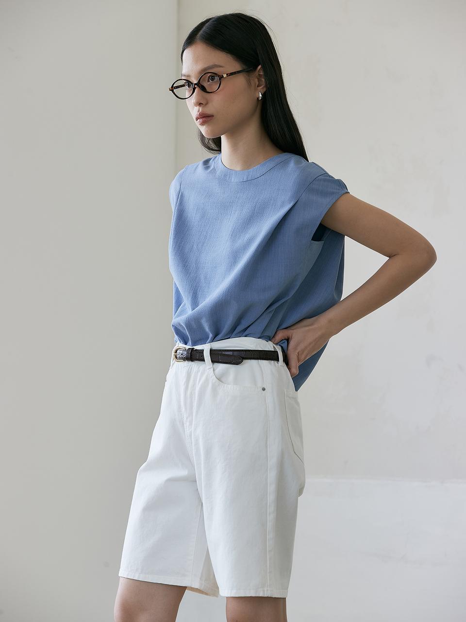 NOOR Sleeveless Tuck Blouse