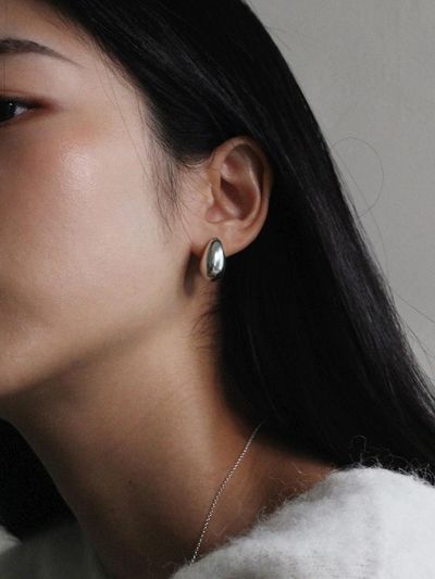 NORMALLEE Sterling Silver Pearl Coat Earrings [Silver]