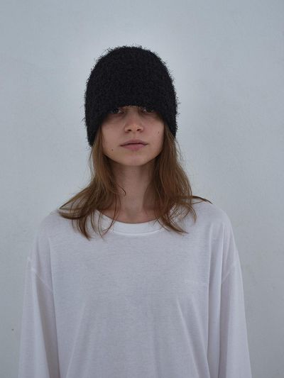 NOTHINGEVERYTHING HAIRY BEANIE IN BLACK