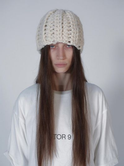 NOTHINGEVERYTHING HANDMADE CHUNKY BEANIE IN BEIGE