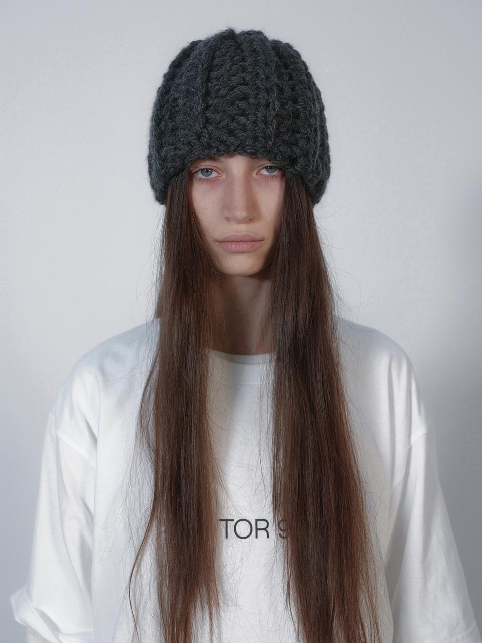 NOTHINGEVERYTHING HANDMADE CHUNKY BEANIE IN DEEP GREY