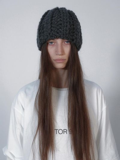 NOTHINGEVERYTHING HANDMADE CHUNKY BEANIE IN DEEP GREY