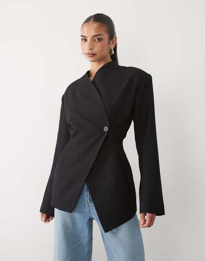 Noughts & Kisses Noughts & Kisses Naia wrap over cinch waist structured blazer in black