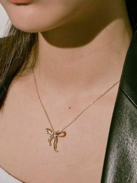nuavo Ribbon tie necklace