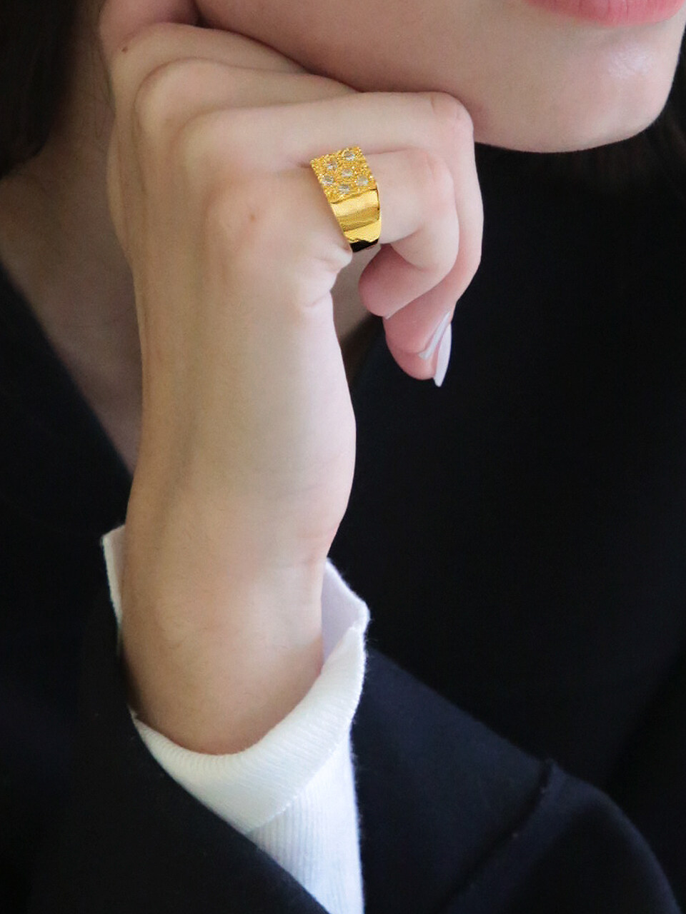 nuavo Six Diamond Ring