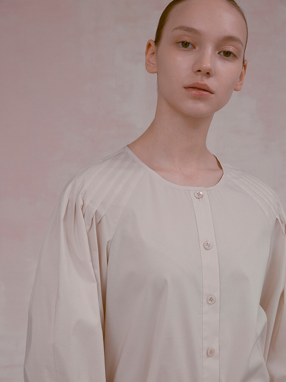 NUVO.10 Pin Tuck Trimming Sleeve Blouse