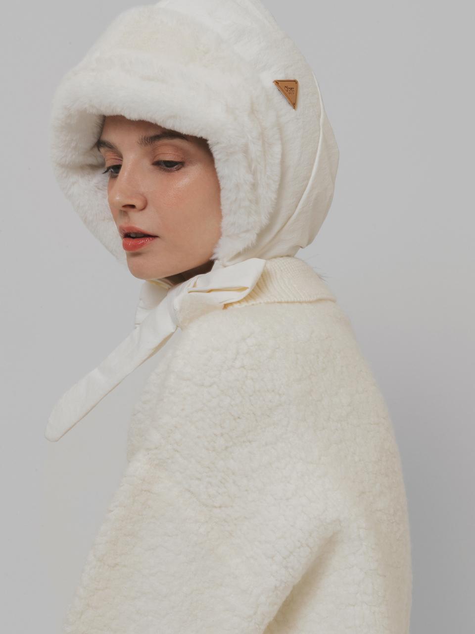 OBER GOLF & SPORTS Padded Nylon Wind-blocking Fur Hat [Ivory]