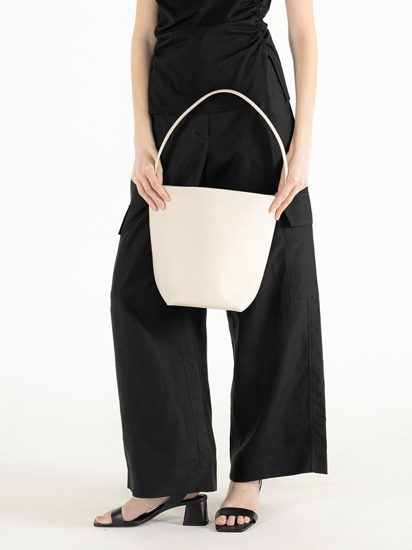 object museum Sally Bucket Bag_White