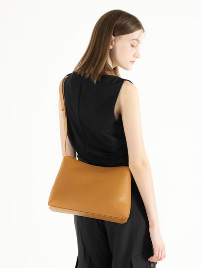 object museum Slack Bag_Camel