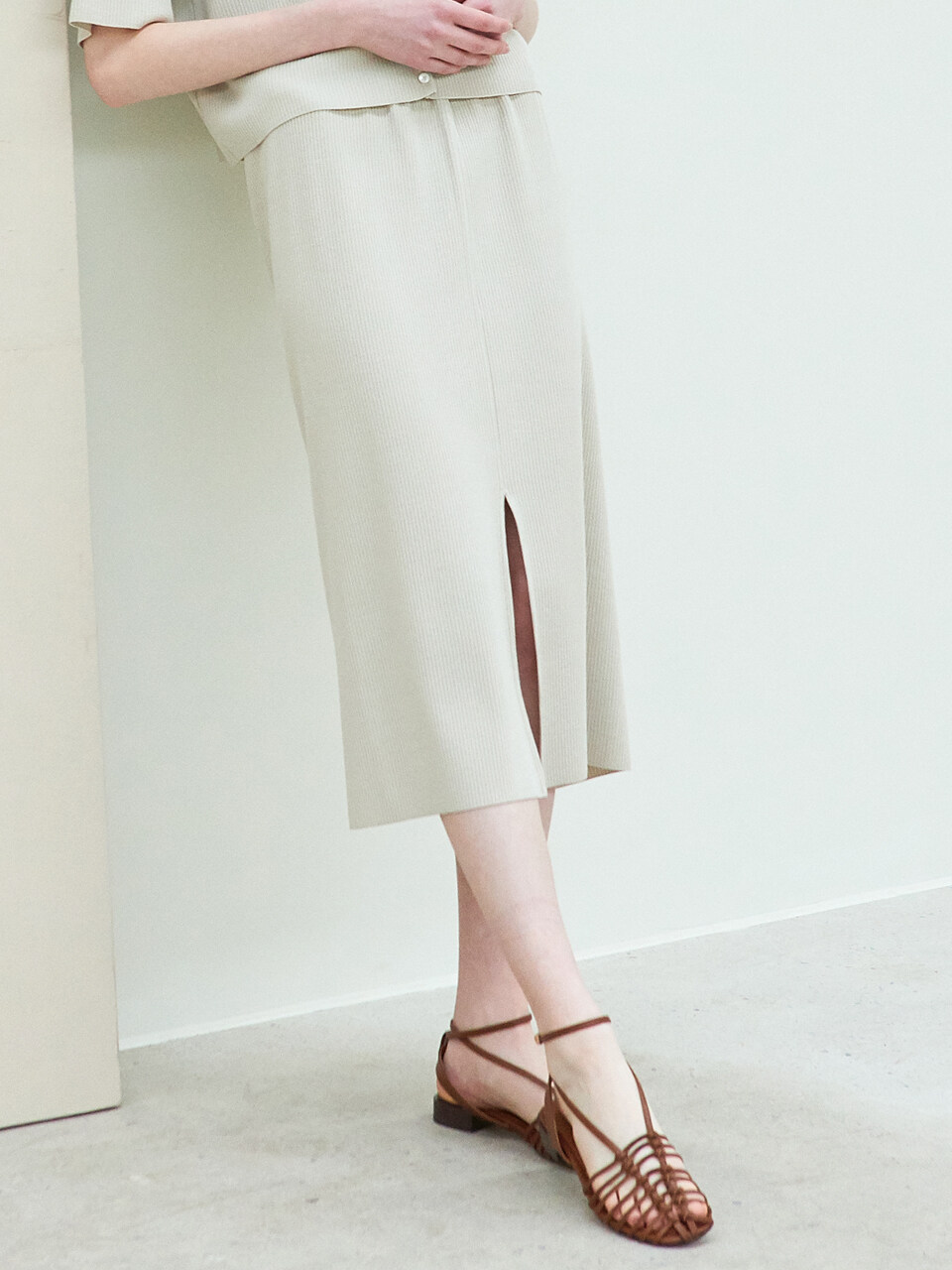octette Front Slit Slim Knit Skirt (Gray Beige)
