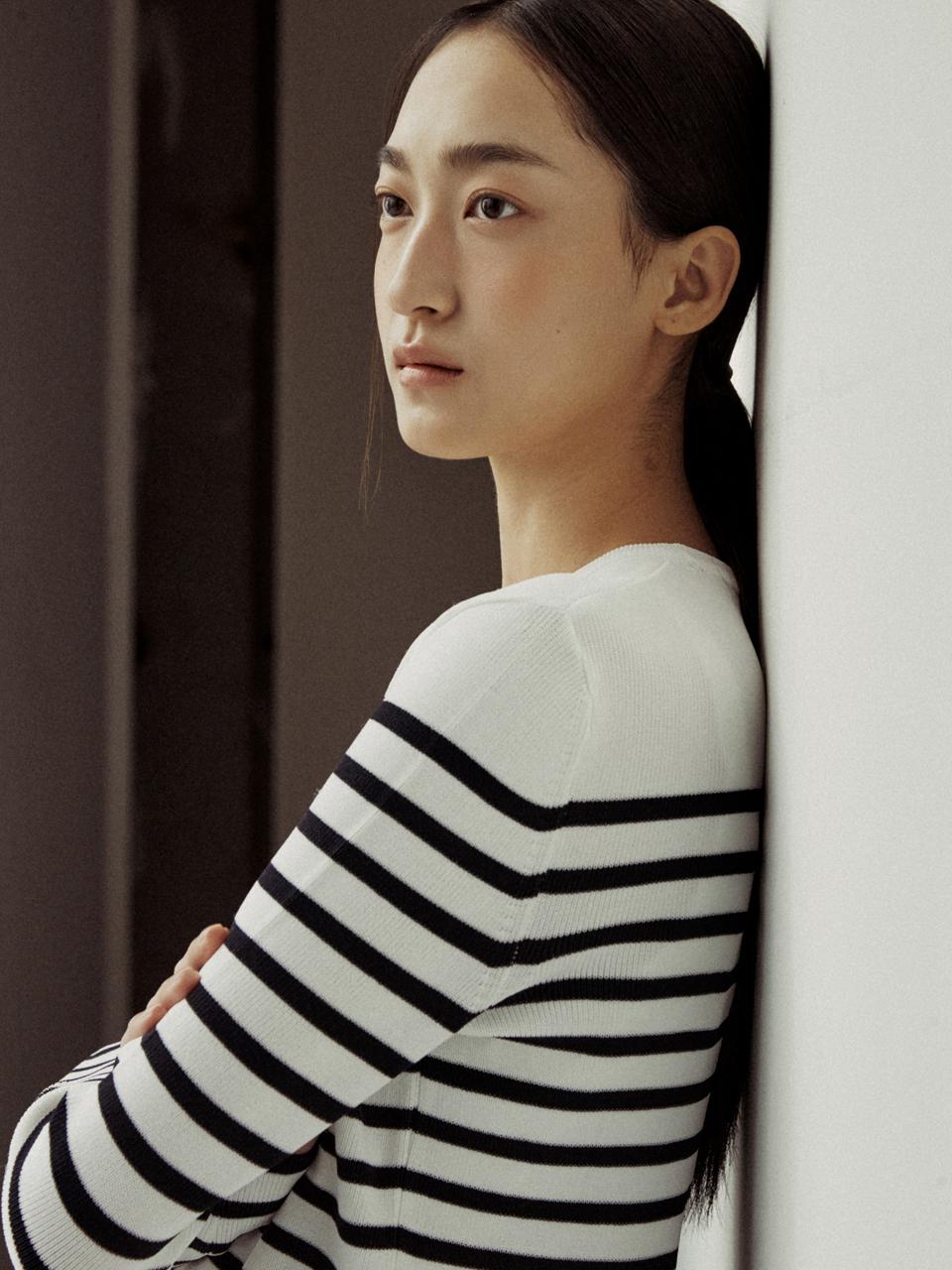 octette Marin Asymmetrical Crop Knit_White Dark Navy