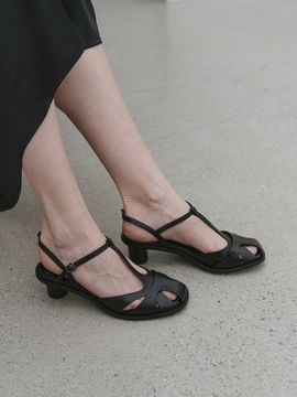 OI PAINTED Molly Pumps