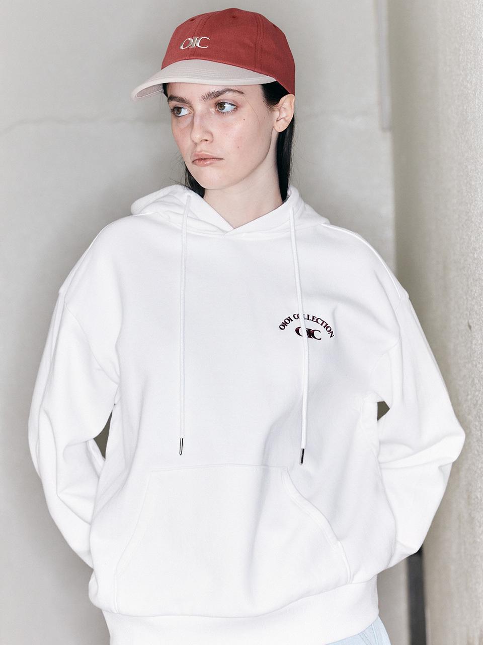 OIOI COLLECTION Arch Logo Hoodie [WHITE]