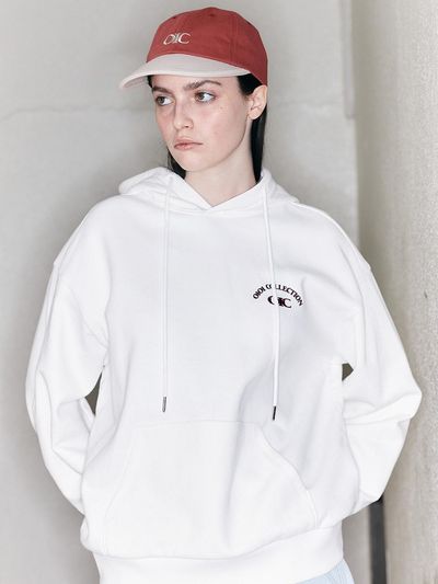 OIOI COLLECTION Arch Logo Hoodie [WHITE]