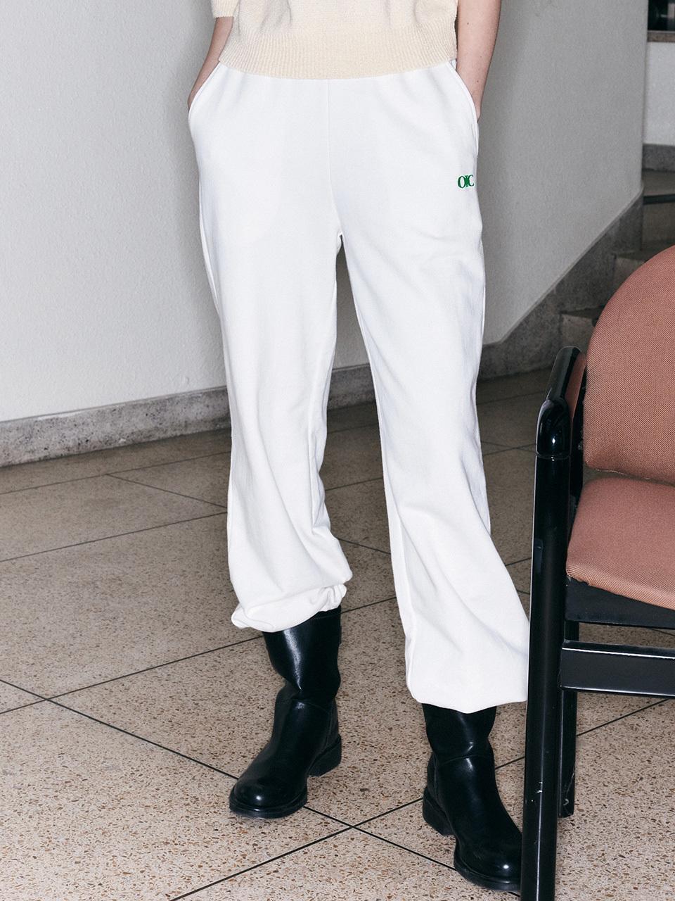 OIOI COLLECTION Basic Logo Sweatpants [WHITE]