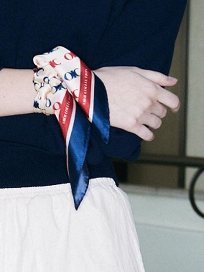 OIOI COLLECTION Symbol Monogram Scarf [NAVY]