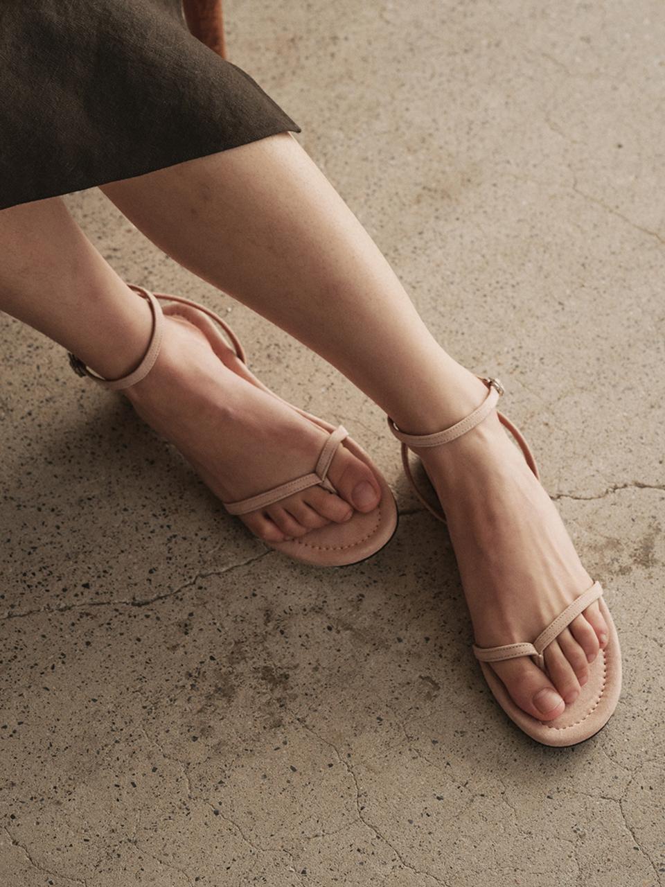 OLD HANDS CARVED Lily Strap Sandal