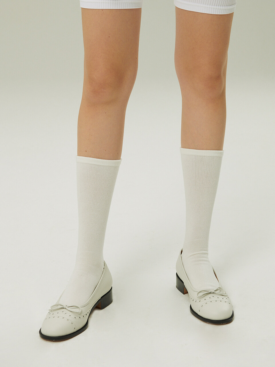 OLD HANDS CARVED Maji Ribbon Flat - White