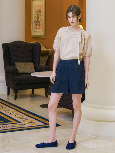 OLIVE DES OLIVE Cotton Blend One Tuck Shorts