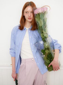 OLIVE DES OLIVE Logo Boxy Fit Shirt OW4SB2480