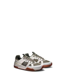 On On Unisex The Roger Clubhouse Pro Youth Tennis Sneakers Big Kid