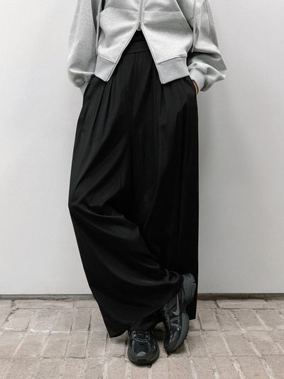 ONE Satin Flare Slacks_BLACK