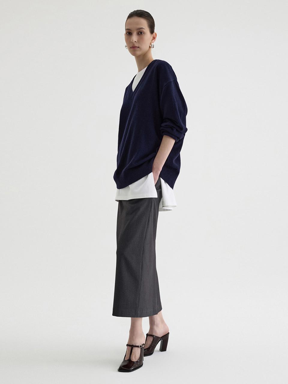 ONE Wool Deep V Neck Knit Sweater [NAVY]