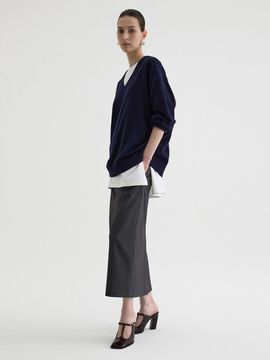 ONE Wool Deep V Neck Knit Sweater [NAVY]
