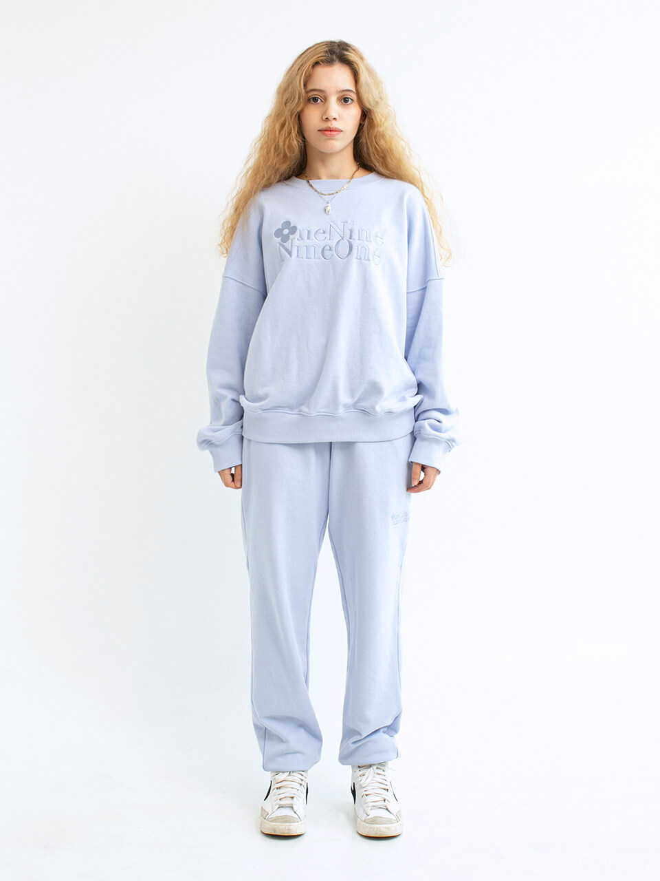 oneninenineone Flower Logo Sweatshirt Set_Sky Blue